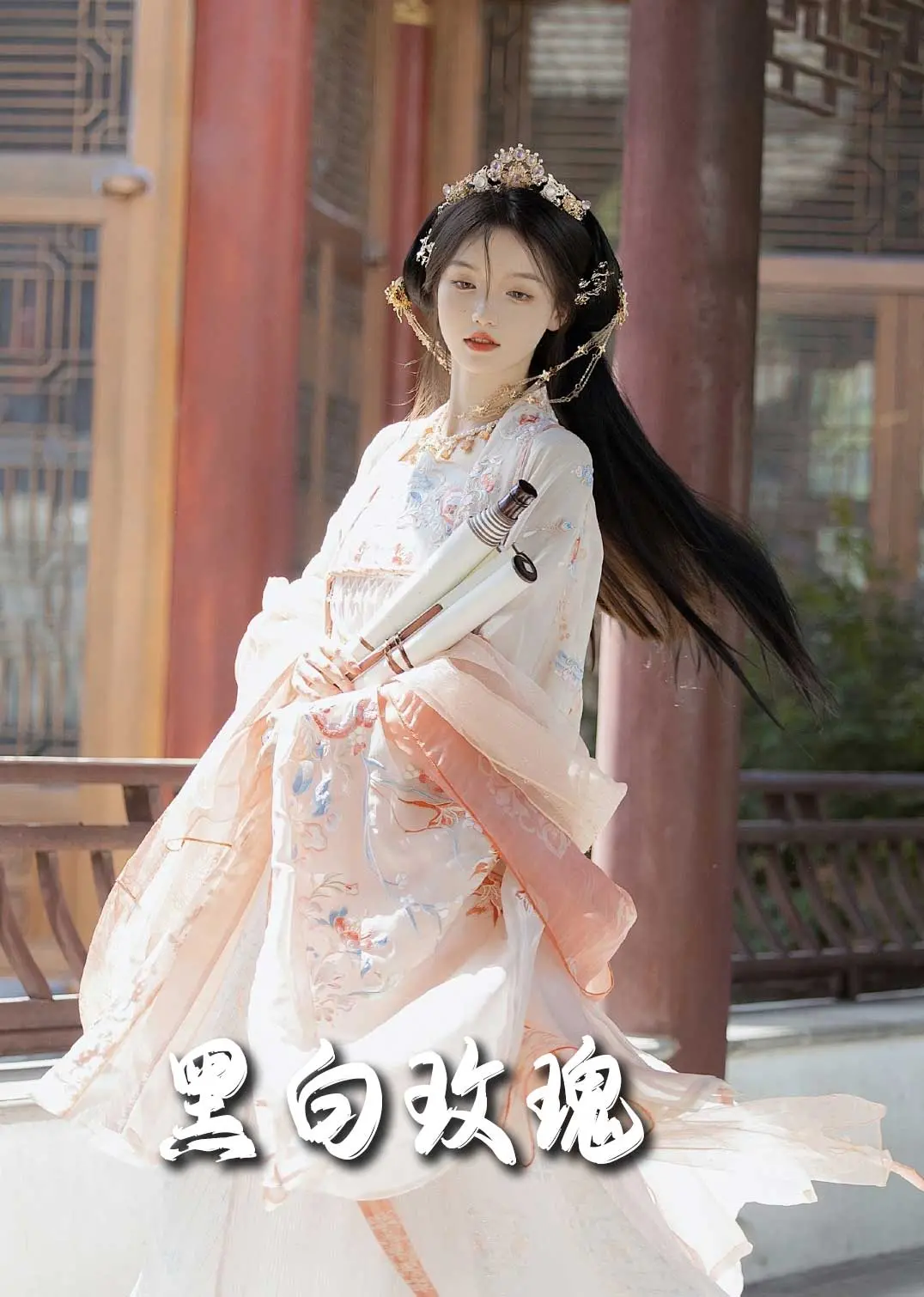 《黑白玫瑰》:性感特工的爆笑冒险,谁说美女不能拯救世界?