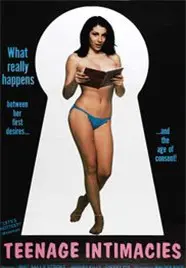 《锁孔报告》：窥视欲望与阴谋的地下暗流，一场巴黎的浮世绘惊悚解谜